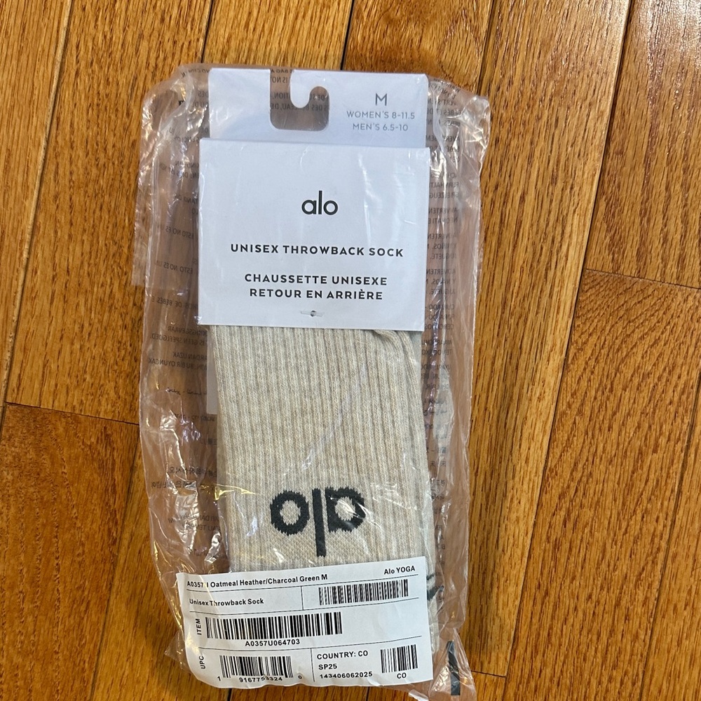 ALO Yoga Unisex Throwback Sock - Oatmeal Heather/Charcoal Green size Medium